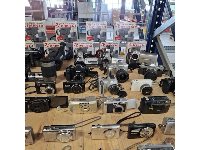 Camera's, o.a. nikon, sony, jvc, canon - afbeelding 3 van  12