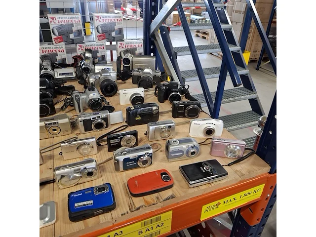 Camera's, o.a. nikon, sony, jvc, canon - afbeelding 4 van  12