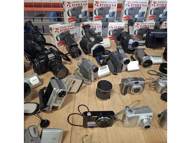 Camera's, o.a. nikon, sony, jvc, canon - afbeelding 8 van  12