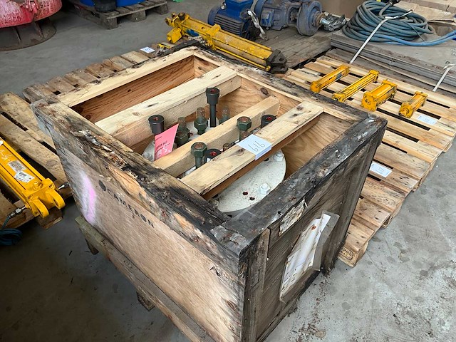 Cameron erifon 603 subsea hydraulische accumulator / drukvat, 5000 psi - afbeelding 1 van  4