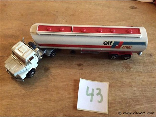 Camion elf - afbeelding 2 van  4