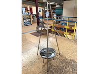 Camp 4 driepoot hang grill met vuurschaal - afbeelding 2 van  3