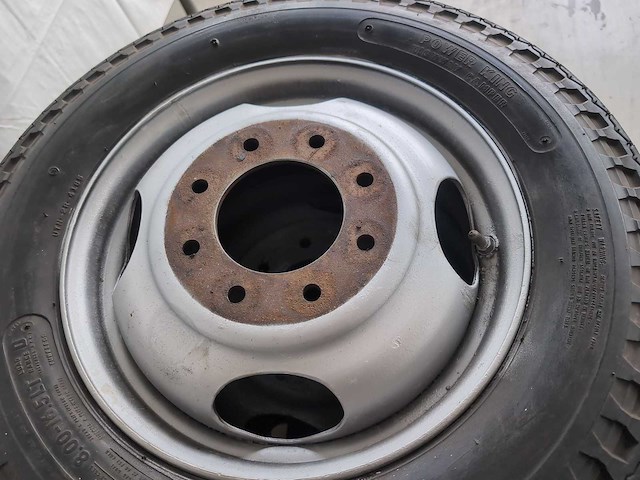 Camper - pickup - dually - wielen- banden - velgen - set - afbeelding 4 van  7