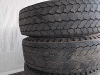 Camper - pickup - dually - wielen- banden - velgen - set - afbeelding 7 van  7