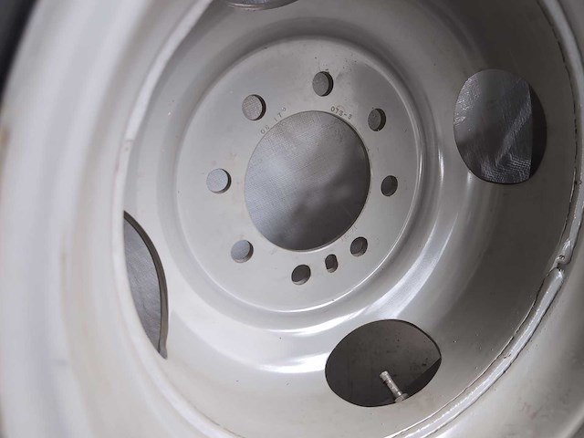Camper - pickup - dually - wielen- banden - velgen - afbeelding 6 van  6