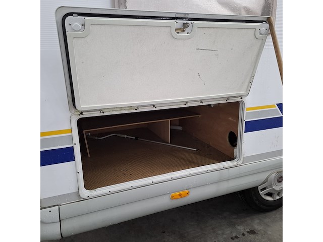 Camper, buerstner, teilintegriert, 2004 - afbeelding 31 van  70