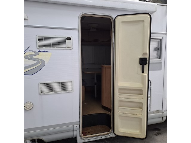 Camper, buerstner, teilintegriert, 2004 - afbeelding 39 van  70
