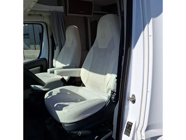 Camper, capron, t7400 qb, 2020 - afbeelding 37 van  126