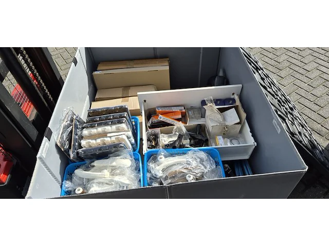 Camper en caravan onderdelen inclusief palletbox, o.a. dometic, reimo - afbeelding 7 van  18
