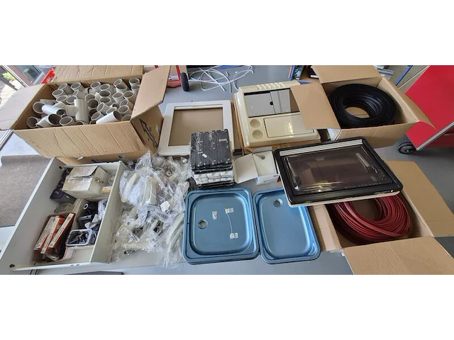 Camper en caravan onderdelen inclusief palletbox, o.a. dometic, reimo - afbeelding 1 van  18