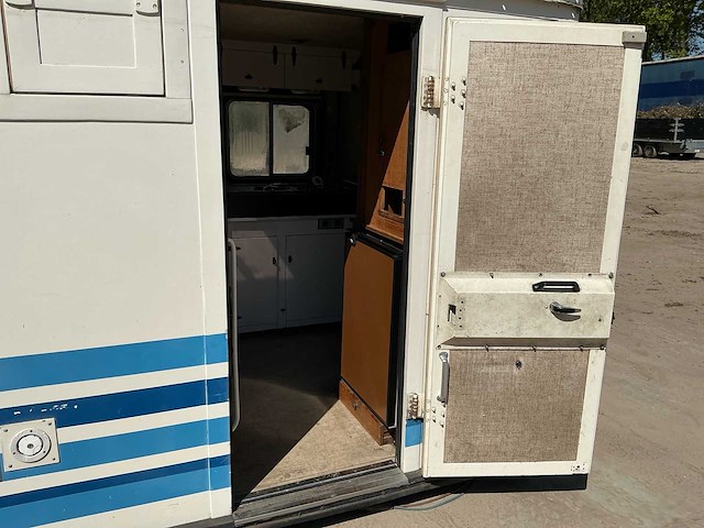 Camper unit/box voor mercedes-benz unimog - afbeelding 33 van  38
