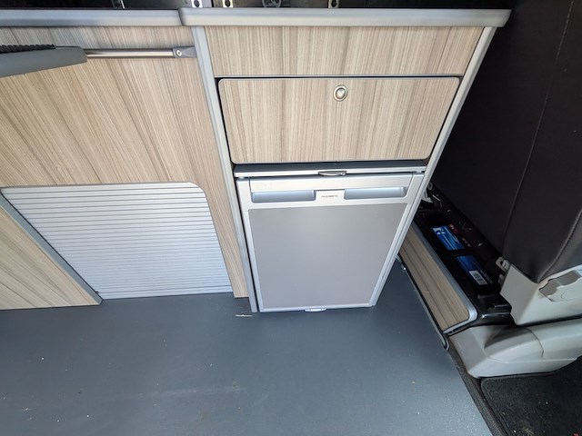 Camper , volkswagen, t5, grijs / chroom, 2011 - afbeelding 26 van  38