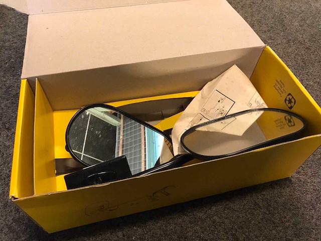 Camping antenne en caravanspiegel - afbeelding 3 van  3