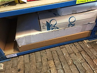 Campingkast en divers - afbeelding 1 van  1