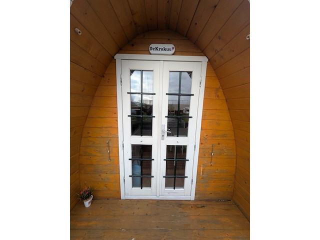 Campingpod de krokus op aanhanger met trap - afbeelding 5 van  32