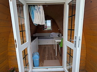 Campingpod de krokus op aanhanger met trap - afbeelding 7 van  32