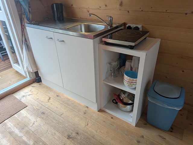 Campingpod de krokus op aanhanger met trap - afbeelding 14 van  32