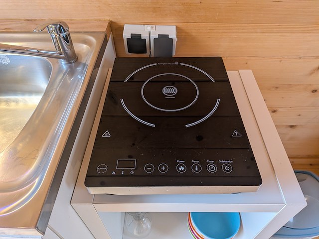 Campingpod de krokus op aanhanger met trap - afbeelding 19 van  32