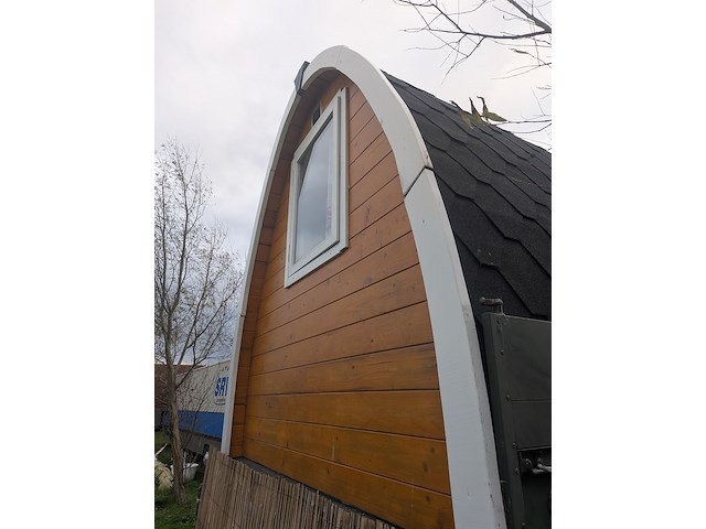 Campingpod de krokus op aanhanger met trap - afbeelding 29 van  32