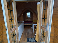 Campingpod de narcis op aanhanger met trap - afbeelding 3 van  43