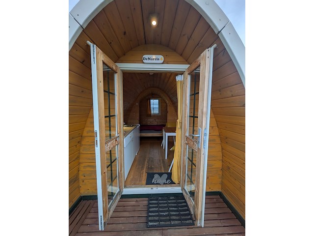 Campingpod de narcis op aanhanger met trap - afbeelding 4 van  43