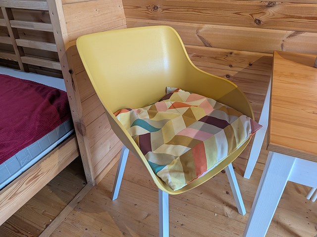 Campingpod de narcis op aanhanger met trap - afbeelding 10 van  43