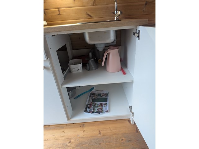 Campingpod de narcis op aanhanger met trap - afbeelding 17 van  43