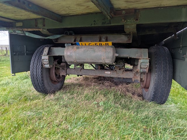 Campingpod de narcis op aanhanger met trap - afbeelding 28 van  43