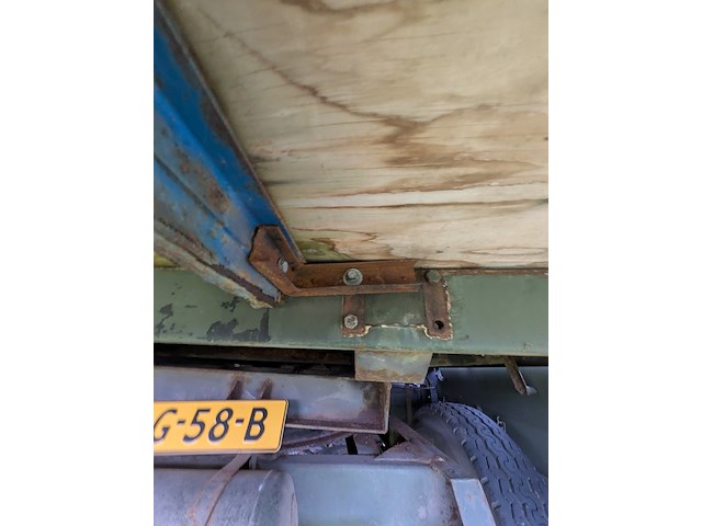 Campingpod de narcis op aanhanger met trap - afbeelding 32 van  43