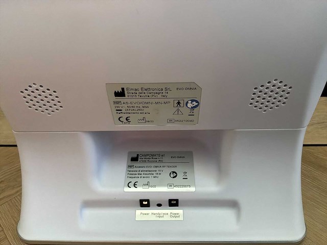 Campomats - mnia rfneed - microneedling - 2022 - afbeelding 4 van  5
