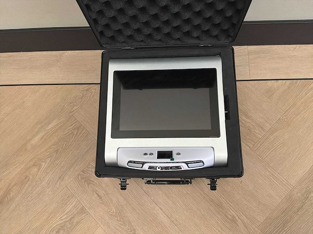 Campomats - mnia rfneed - microneedling - 2022 - afbeelding 2 van  5