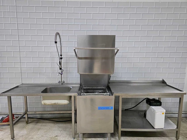 Campri - rvs-korvenvaatwasmachine compleet met aan/afvoertafel spoelkraan en waterontharder - afbeelding 1 van  10