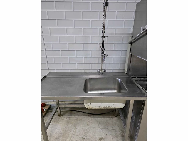 Campri - rvs-korvenvaatwasmachine compleet met aan/afvoertafel spoelkraan en waterontharder - afbeelding 9 van  10