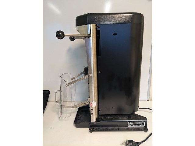 Can seamer blik sluiter, oktober, model 7, zwart, 2020 - afbeelding 2 van  8