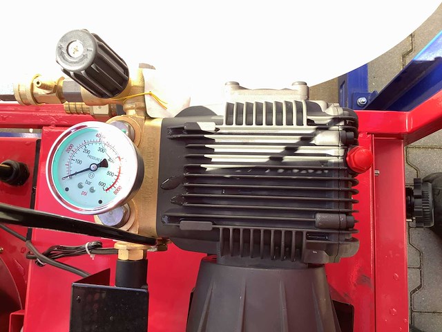Canadian west diesel warmwater hogedrukreiniger met tank - afbeelding 5 van  15