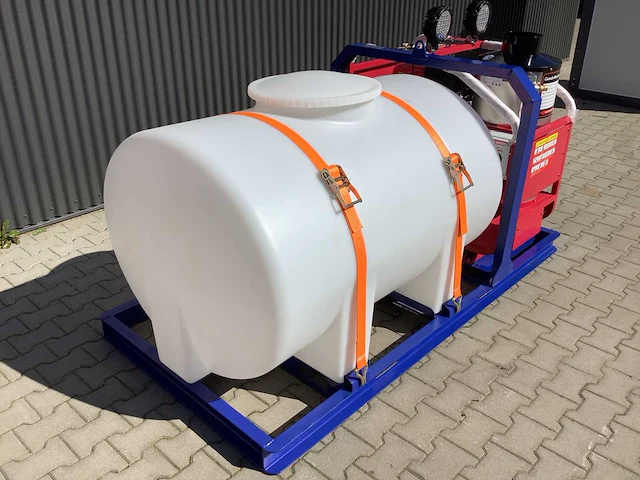 Canadian west diesel warmwater hogedrukreiniger met tank - afbeelding 9 van  15