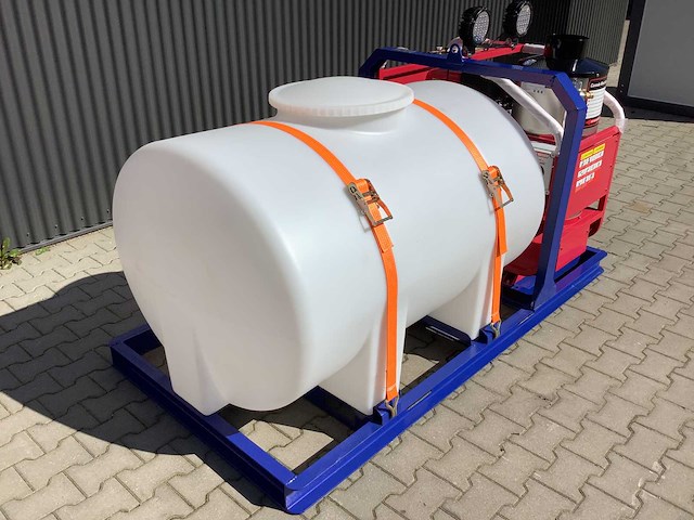 Canadian west diesel warmwater hogedrukreiniger met tank - afbeelding 3 van  15