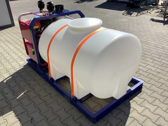 Canadian west diesel warmwater hogedrukreiniger met tank - afbeelding 13 van  15