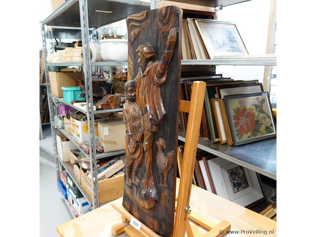 Canarisch in hout gesneden voorstelling van don quichot en sancho panza. - afbeelding 2 van  5