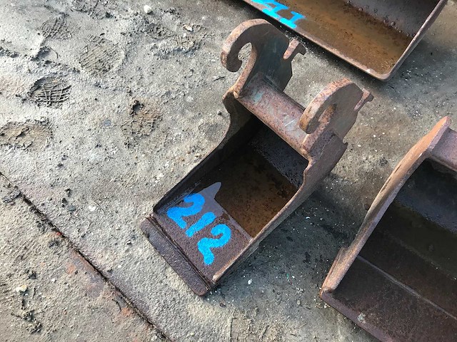 Cangini benne - 2008 - bn 35 l 220 - graafbak - afbeelding 2 van  3