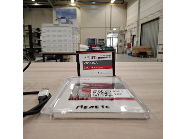 Can/lin interface t.b.v. automotive netwerktechniek, vector, vn1630a - afbeelding 1 van  9