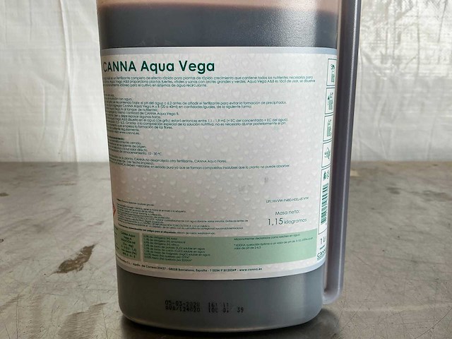 Canna aqua vega plantenvoeding - 1l (18x) - afbeelding 2 van  5