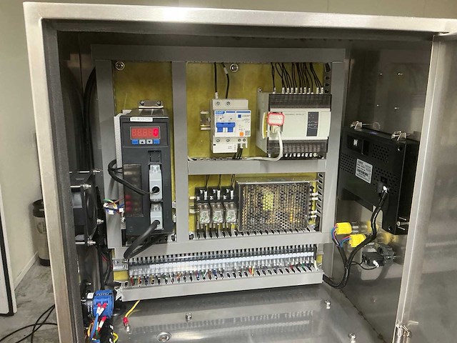 Cannular automatische inblikmachine - afbeelding 11 van  11