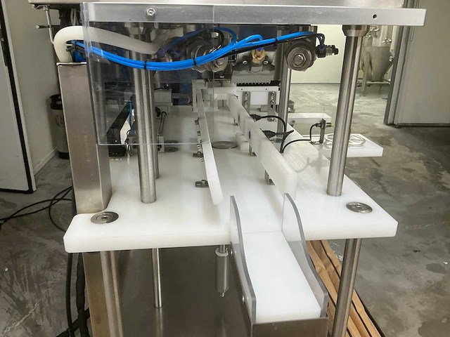 Cannular automatische inblikmachine - afbeelding 9 van  11