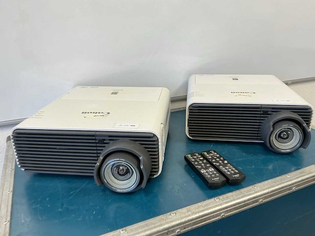 Canon - wux450st - - beamers & projectie (2x) - afbeelding 1 van  4