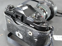 Canon a-1 spiegelreflexcamera uitgerust met een canon new fd 35-105mm f/3.5 zoomlens - afbeelding 5 van  8