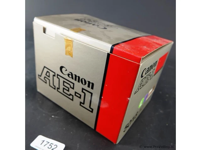 Canon ae-1 35mm analoge spiegelreflexcamera uitgerust met een canon fd 28mm f/2.8 s.c. groothoeklens - afbeelding 8 van  9