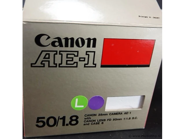Canon ae-1 35mm analoge spiegelreflexcamera uitgerust met een canon fd 28mm f/2.8 s.c. groothoeklens - afbeelding 9 van  9