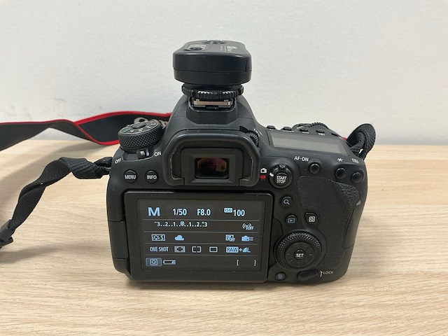 Canon eos 6d mark ii dslr camera met toebehoren - afbeelding 15 van  20
