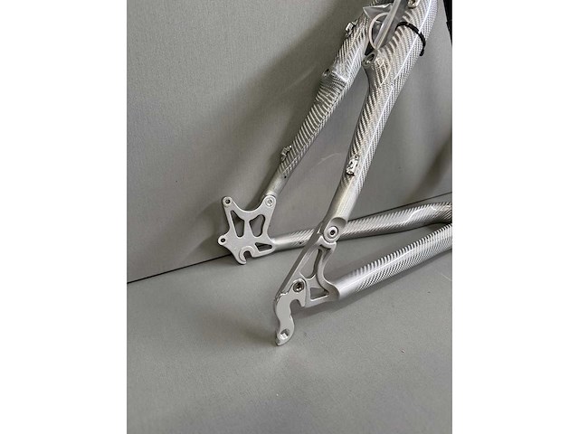 Capino - atb carbon/kevlar - atb frameset carbon 6k met kevlar white carbon versterkte achterbrug - afbeelding 2 van  9